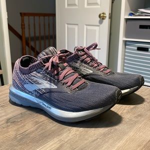 Brooks DNA AMP running shoes